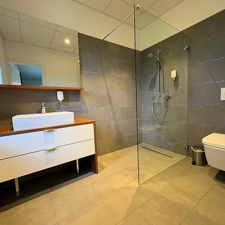 Appartement 4 *