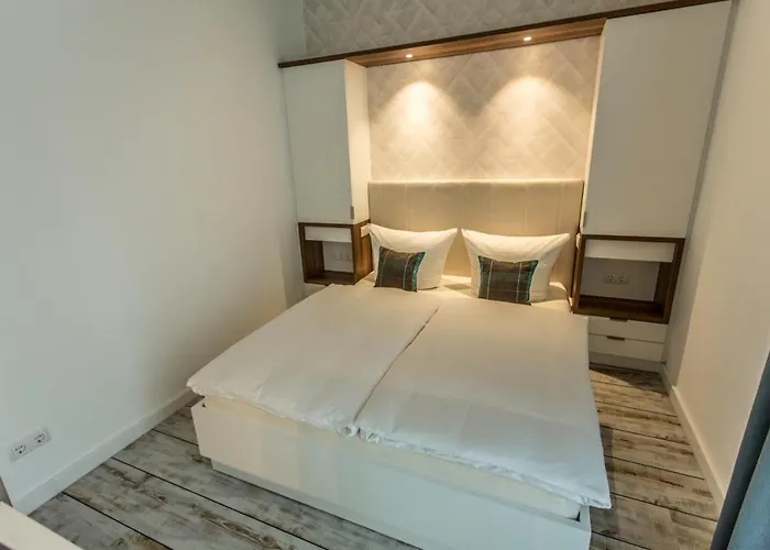 4 Апартаменти *