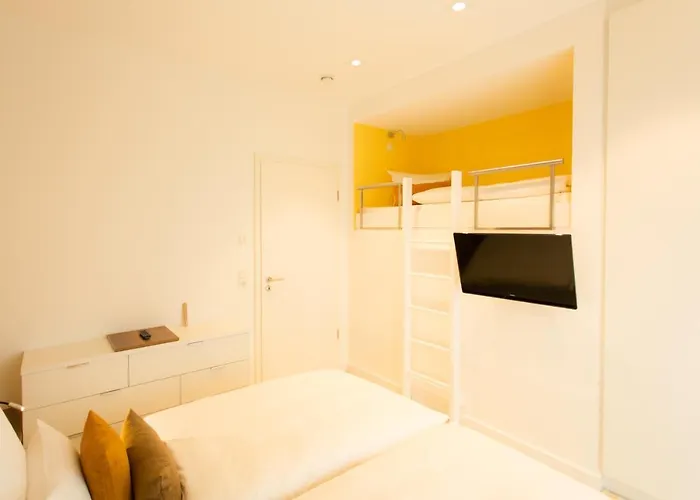 4 Апартаменти *